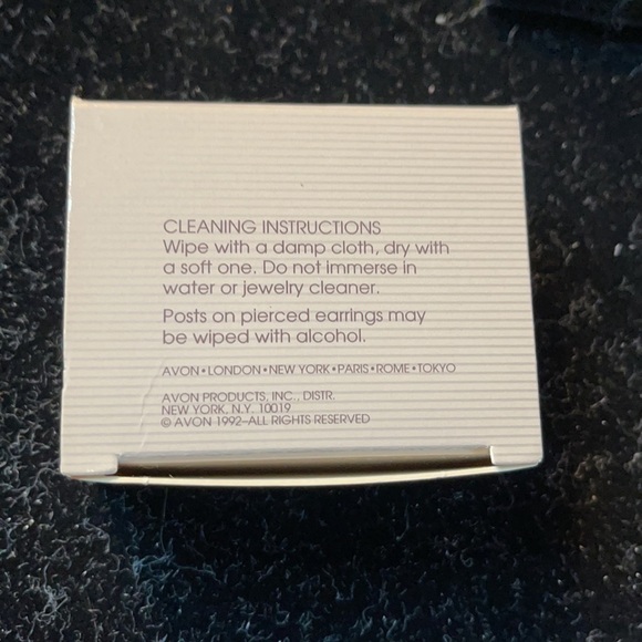 Avon (1992) Vintage Faceted Traditions Pierced Earrings Blue - Picture 6 of 6